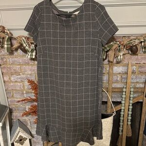 LOFT Charcoal pink checkered ruffle dress EUC size 8